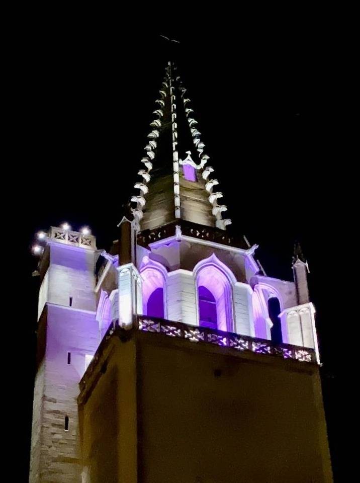 Éclairage du clocher de l’église Sainte Marthe à Tarascon